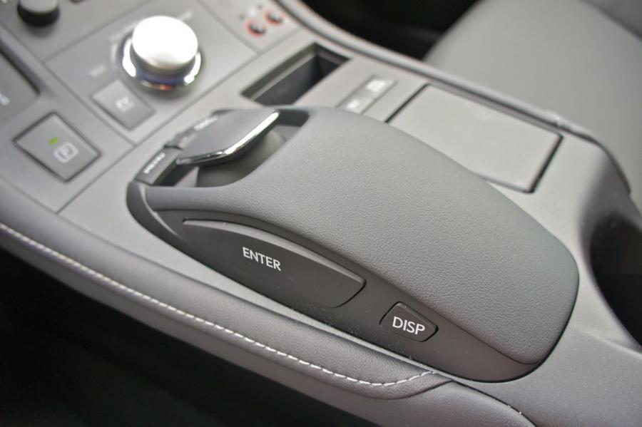 Lexus CT200h F-Sport 2012 года  (фото 12 из 13)